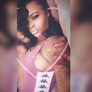 Meet your Posher, Desiree